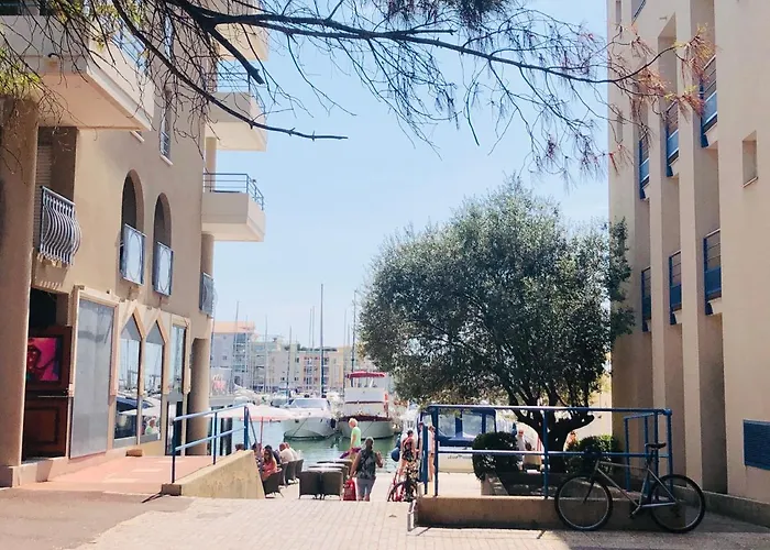 Charmant 2 Pieces A Port-Frejus