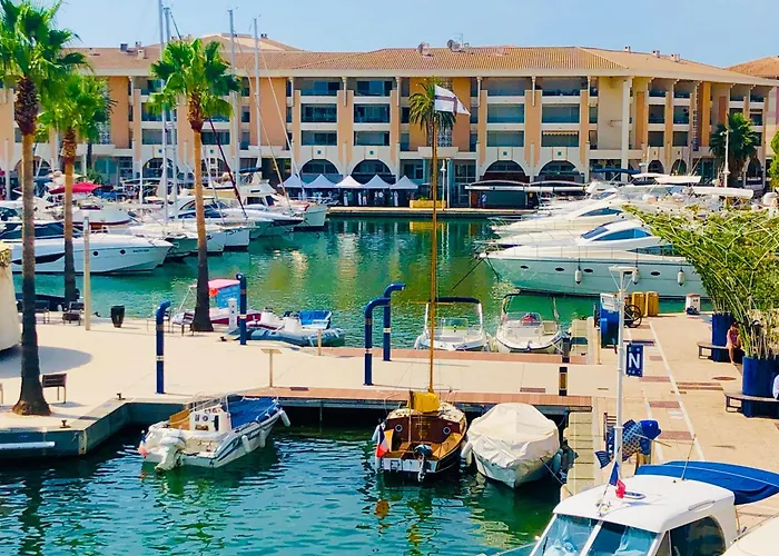 Charmant 2 Pieces A Port-Frejus