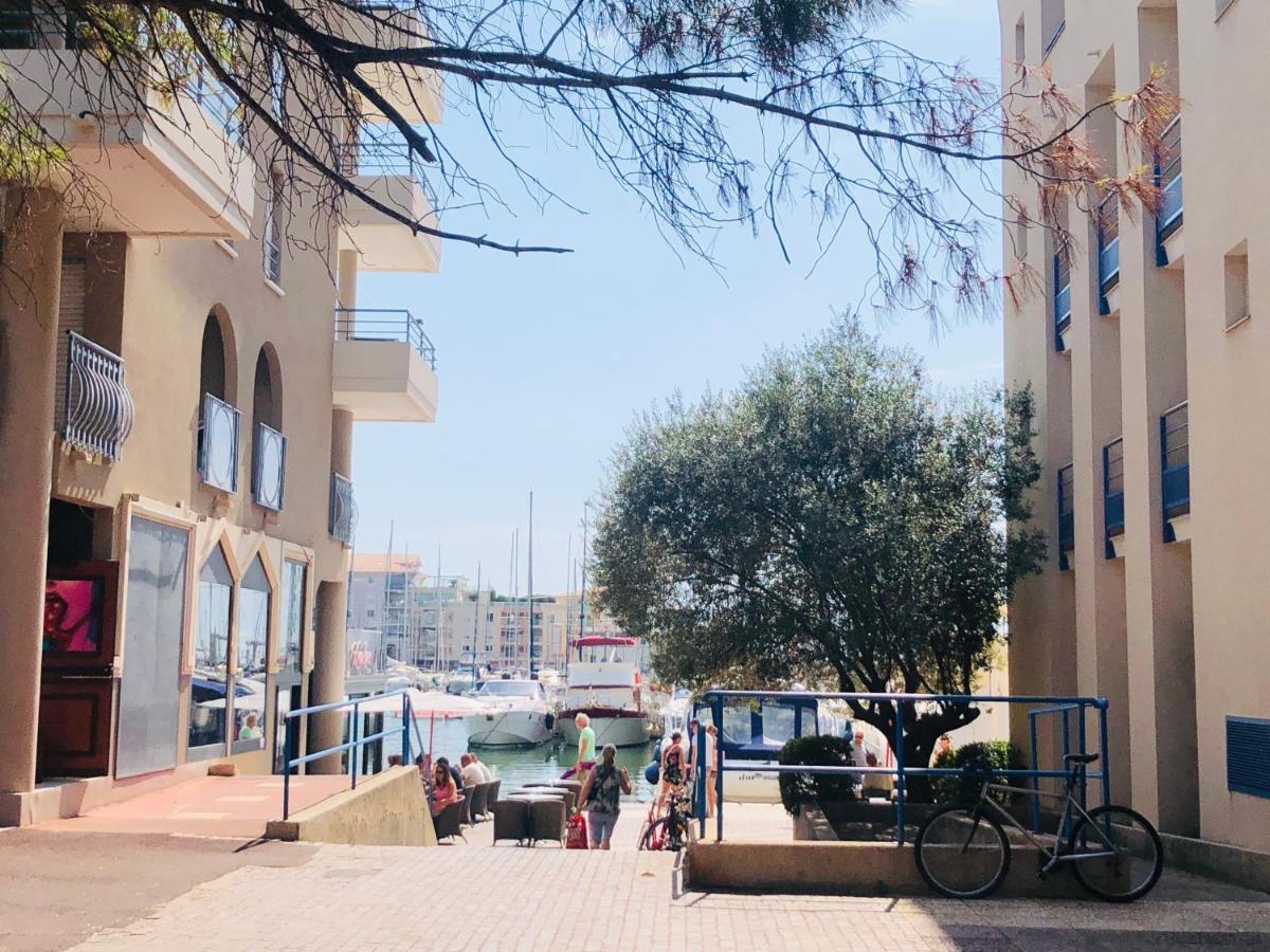 2 Pieces A Port-frejus Apartment *