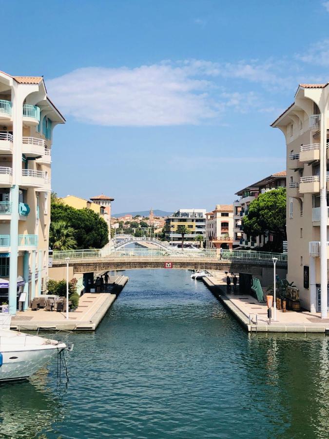 2 Pieces A Port-frejus Frejus