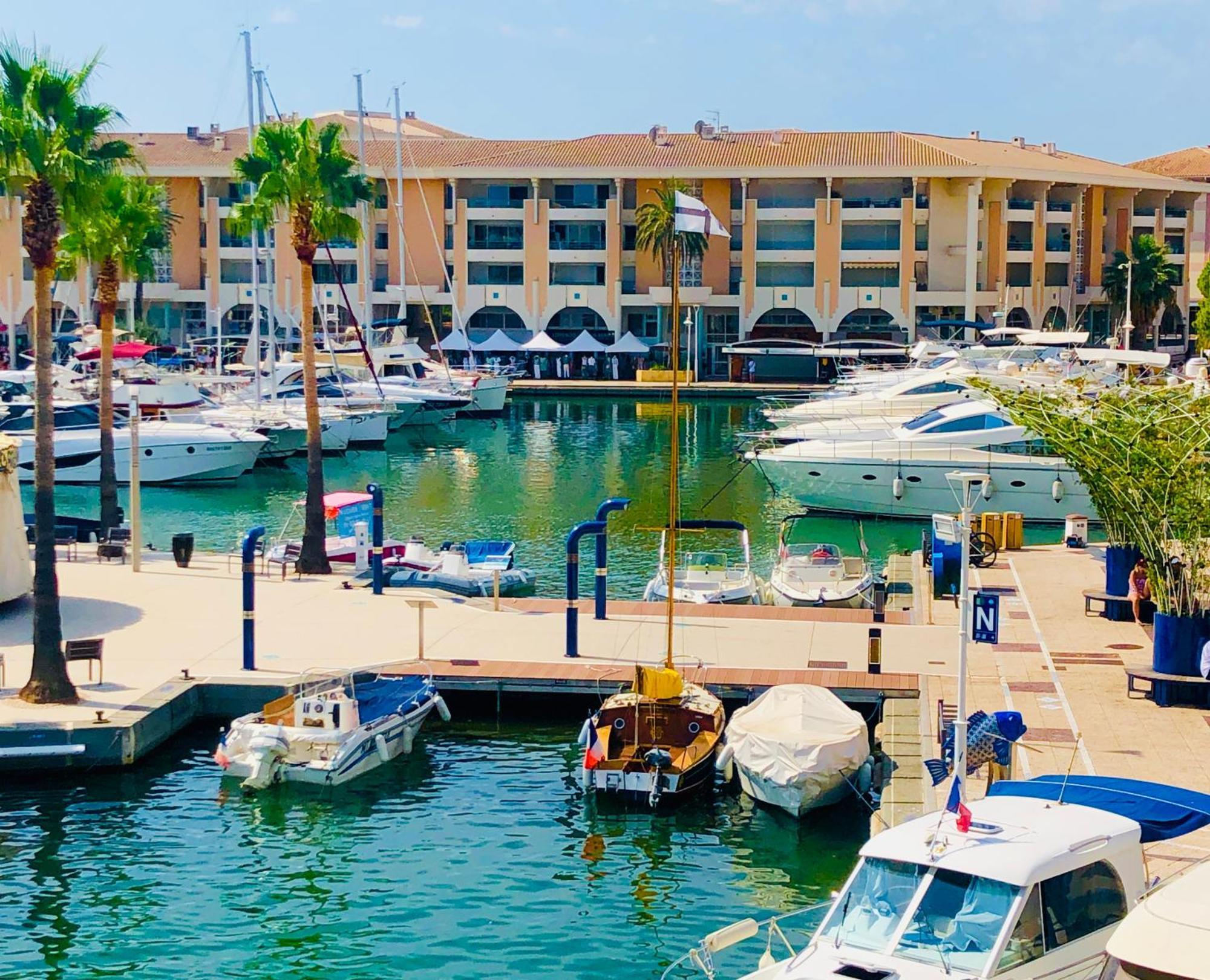 2 Pieces A Port-frejus * Frejus